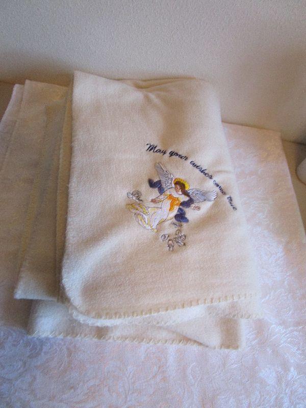 73 White JCP polar fleece blanket with Angel 53" x 76", very nice blanket