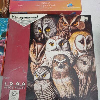 Puzzlele lot of 4