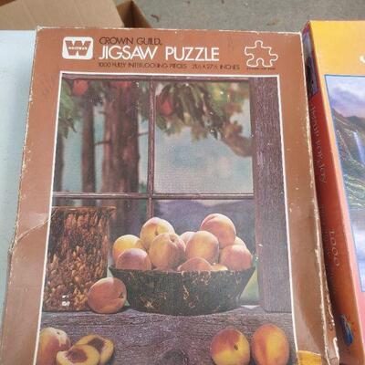Puzzlele lot of 4