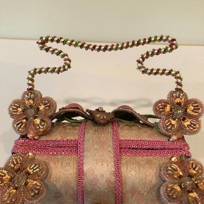 Lot 233 - Mary Frances Purse, Fascinator & Gloves