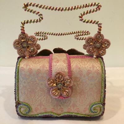 Lot 233 - Mary Frances Purse, Fascinator & Gloves