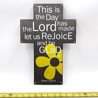 URBAN SOUL CROSS SIGN â€œTHIS IS THE DAY THE LORD HAS MADEâ€