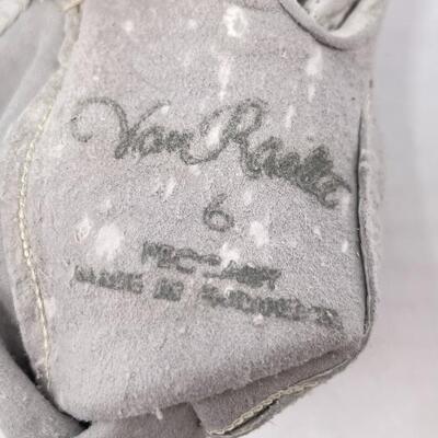 VINTAGE WOMENâ€™S GLOVES - SIZE 6 & 6.25