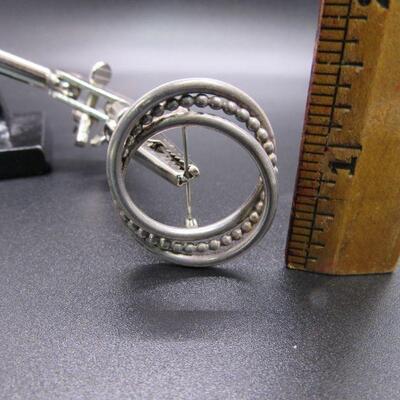 Vintage Beau Sterling Silver Circle Pin Brooch