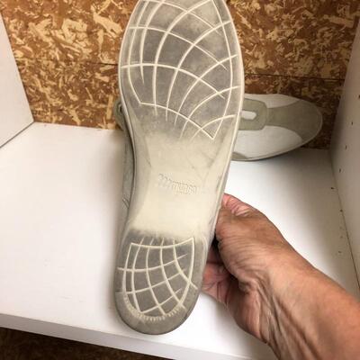 Lot 240 - Nine Pairs of Sz 8.5 Everyday Shoes