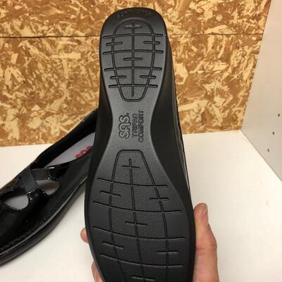 Lot 240 - Nine Pairs of Sz 8.5 Everyday Shoes