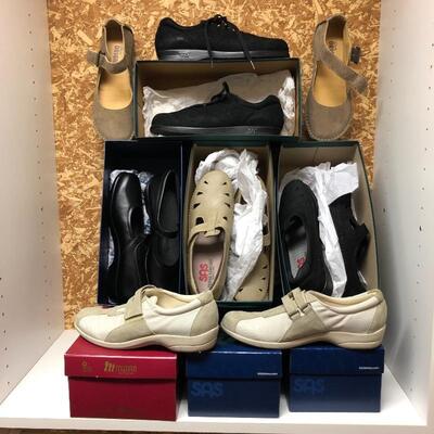 Lot 240 - Nine Pairs of Sz 8.5 Everyday Shoes