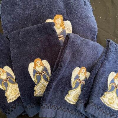 Lot 14 - Christmas Decor and More!