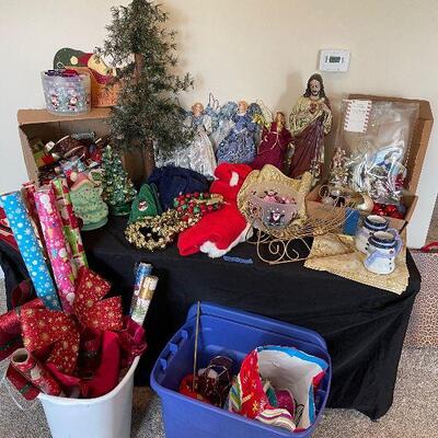 Lot 14 - Christmas Decor and More!