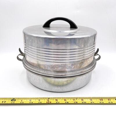 VINTAGE REGAL ALUMINUM PIE & CAKE CARRIER