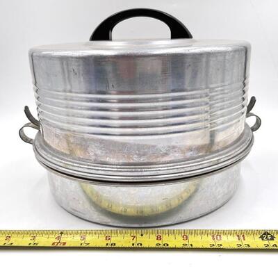 VINTAGE REGAL ALUMINUM PIE & CAKE CARRIER