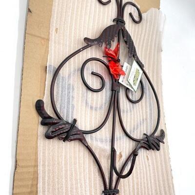 DECORATIVE METAL WREATH HANGER