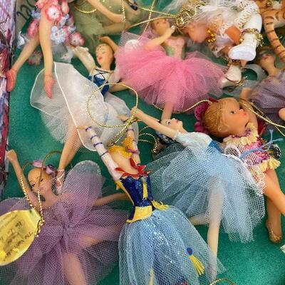 Lot 16 - Hand Crafted Ornaments from the Ashton Drake Galleries 