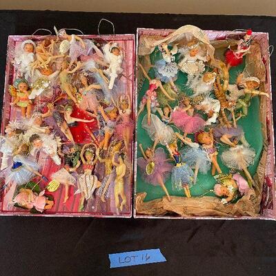 Lot 16 - Hand Crafted Ornaments from the Ashton Drake Galleries 