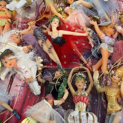 Lot 16 - Hand Crafted Ornaments from the Ashton Drake Galleries 