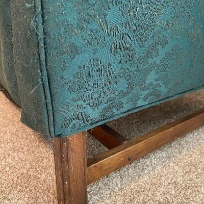 Lot 19 - Vintage Sofa Ensemble