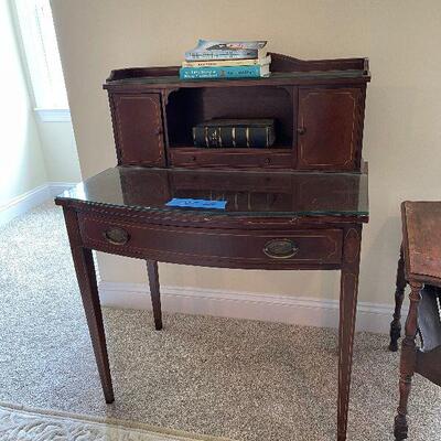 Lot 20 - Vintage Desk Ensemble