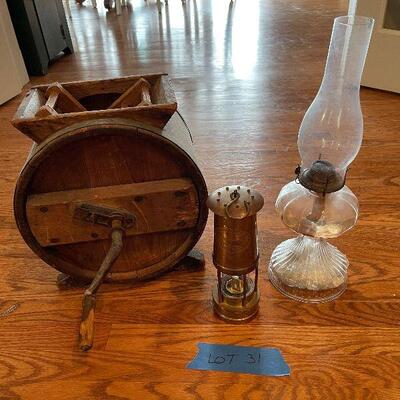 Lot 31 - Antique Home Decor