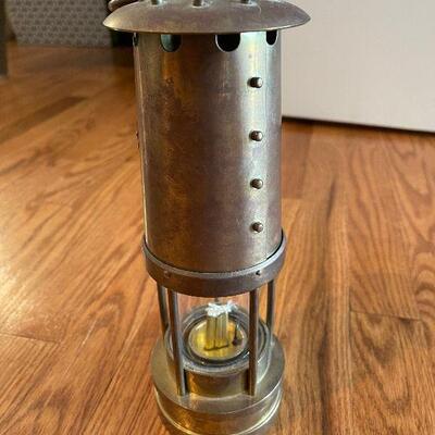 Lot 31 - Antique Home Decor