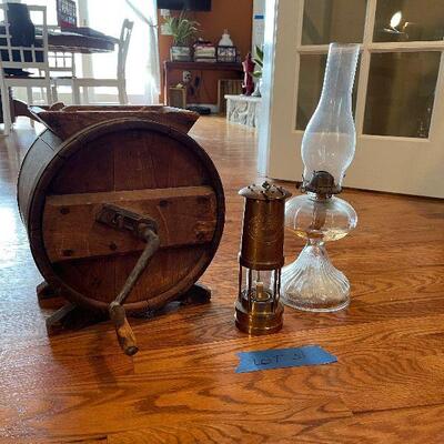 Lot 31 - Antique Home Decor