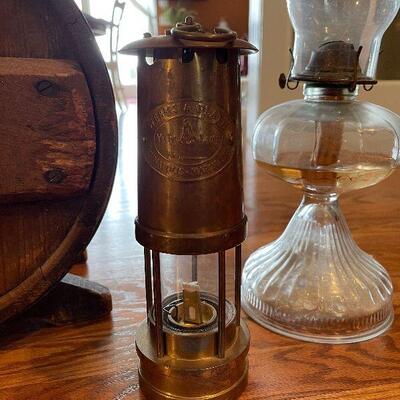 Lot 31 - Antique Home Decor