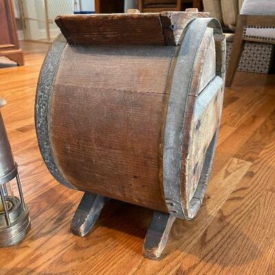 Lot 31 - Antique Home Decor