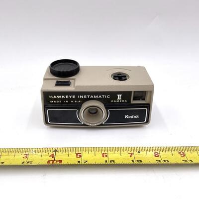 VINTAGE KODAK HAWKEYE INSTAMATIC 2 CAMERA