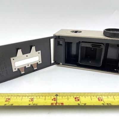VINTAGE KODAK HAWKEYE INSTAMATIC 2 CAMERA