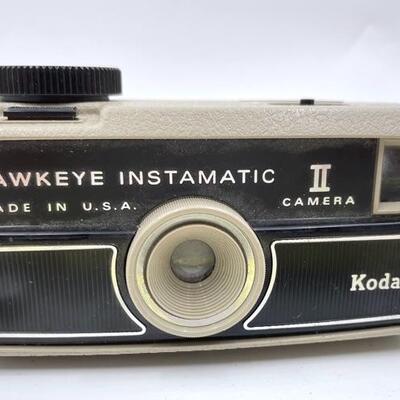 VINTAGE KODAK HAWKEYE INSTAMATIC 2 CAMERA