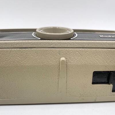 VINTAGE KODAK HAWKEYE INSTAMATIC 2 CAMERA