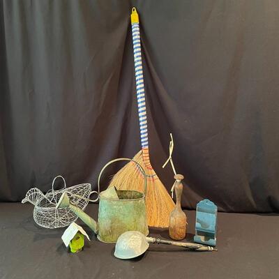 Lot 248 - Vintage Farmhouse Decor