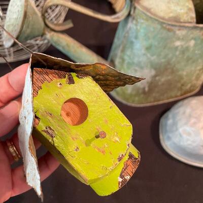 Lot 248 - Vintage Farmhouse Decor