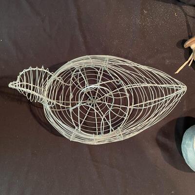 Lot 248 - Vintage Farmhouse Decor