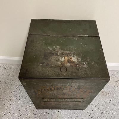 Lot 253 - Vintage Boxes & Sign Replica