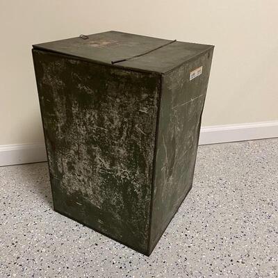 Lot 253 - Vintage Boxes & Sign Replica