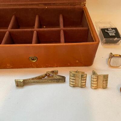 Lot 256 - Tie Clips, Cufflinks & Leather Box