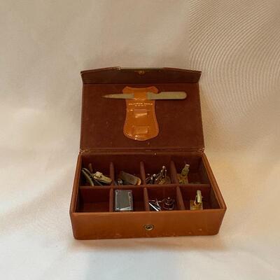 Lot 256 - Tie Clips, Cufflinks & Leather Box