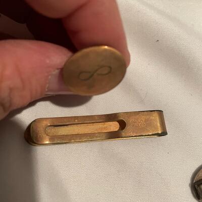 Lot 256 - Tie Clips, Cufflinks & Leather Box