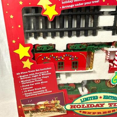 HOLIDAY TIME LIMITED EDITION EXPRESS 22 PC CHRISTMAS TRAIN 