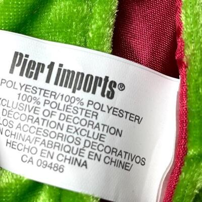 PIER 1 EMBELLISHED SANTA CHRISTMAS TREE SKIRT