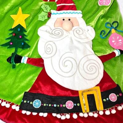 PIER 1 EMBELLISHED SANTA CHRISTMAS TREE SKIRT