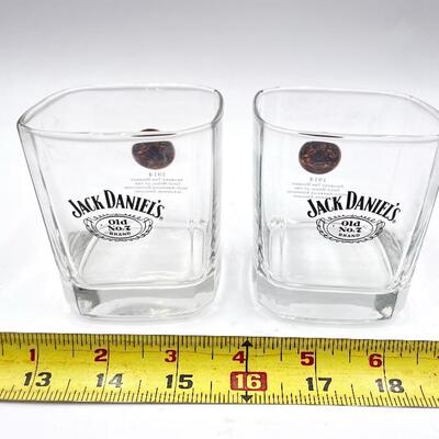 JACK DANIELS AND BULLEIT BOURBON WHISKEY GLASSES SET OF 4