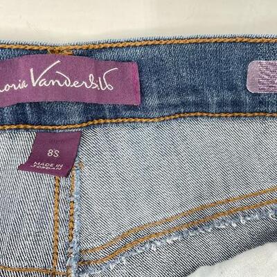 GLORIA VANDERBUILT â€œAMANDAâ€ SIZE 8 WOMENS JEANS