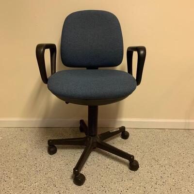 Lot 268 - Office Chair and Lamp