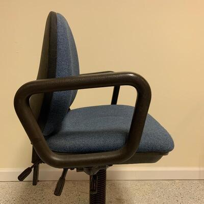 Lot 268 - Office Chair and Lamp