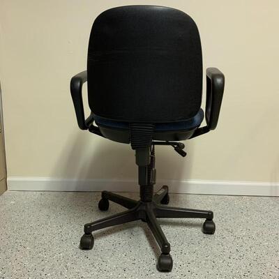 Lot 268 - Office Chair and Lamp