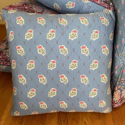 Lot 271 - Vintage Chair w/ Cover & Matching Bed Covers 