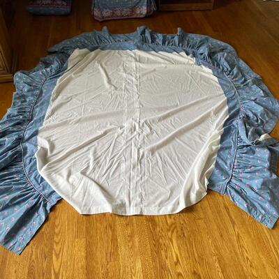 Lot 271 - Vintage Chair w/ Cover & Matching Bed Covers 