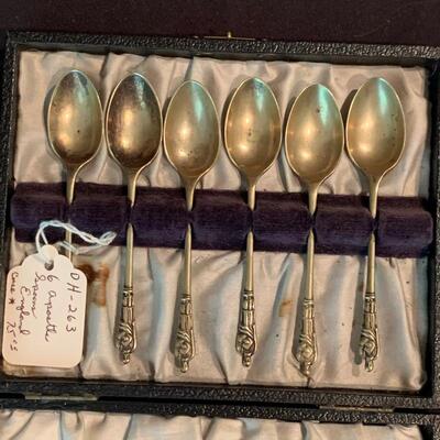 Lot 18 - Set of Six EPNS Apostle Spoons