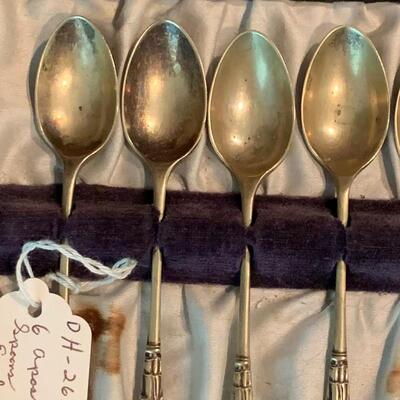 Lot 18 - Set of Six EPNS Apostle Spoons